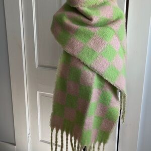 NWT • FOREVER 21 SCARF